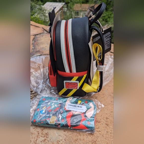 Loungefly Disney Alice in Wonderland Red Queen Backpack and Wallet set - Picture 4 of 8